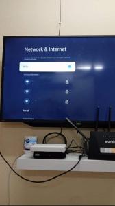 TV a/nebo společenská místnost v ubytování Homestay Hulu Langat Riverview with POOL BBQ beside RIVER Netflix Village Vibes WiFi Free