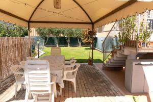 A balcony or terrace at Alloggio Gladiolo