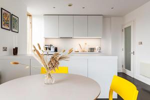 Dapur atau dapur kecil di Comfortable Modern Flat in Shoreditch