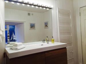 Gallery image of Rothesay - Apartment - Sleeps9 - PetsOK - Parking in Rothesay