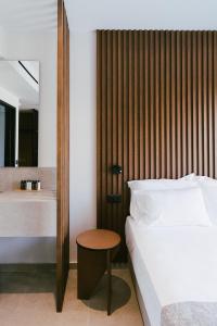 Łóżko lub łóżka w pokoju w obiekcie LAN-GO SIVOTA Luxury Living