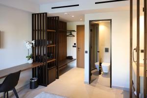 Łóżko lub łóżka w pokoju w obiekcie LAN-GO SIVOTA Luxury Living