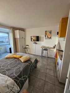 Posteľ alebo postele v izbe v ubytovaní Studio Sanary-sur-Mer proche gare