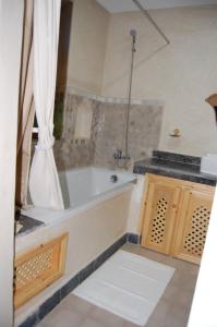Koupelna v ubytování Riad Orient Palace