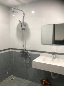 Ванная комната в Anh Tú Hotel