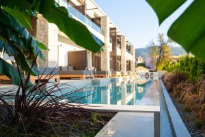 Basen w obiekcie LAN-GO SIVOTA Luxury Living lub w pobliżu