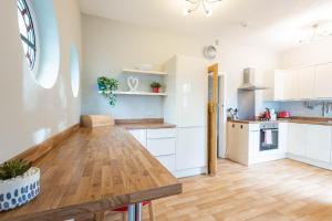 Gallery image of Spacious, Smart TV, Wi-fi, Balcony, Garden in Bristol