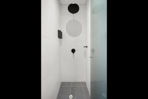 Un baño de FH - Delightful and Warming studio in Chico - Bogota