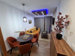 Χώρος καθιστικού στο Borovi 2 Lux Apartment