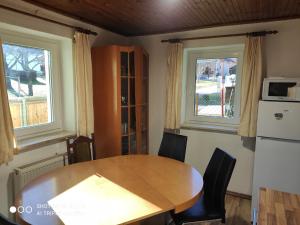 Kuchnia lub aneks kuchenny w obiekcie Nice small house in beautiful Carinthia