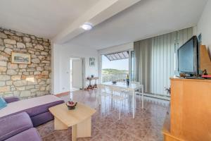 TV a/nebo společenská místnost v ubytování B&B Paradiso - Pakleni Islands Hvar
