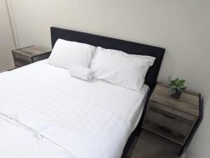 Postel nebo postele na pokoji v ubytování Huge Holiday Home 4Beds 2Baths in Gladstone near Shopping Center