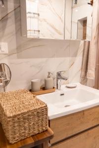 Bagno di Glečer Kop, Apartment A14, FREE Parking Garage
