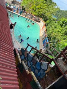 Bazén v ubytování C View Resort nebo v jeho okolí