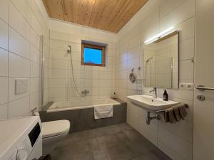 Kúpeľňa v ubytovaní Gamsfels Balbina Galeriewohnung + 18 fotografií