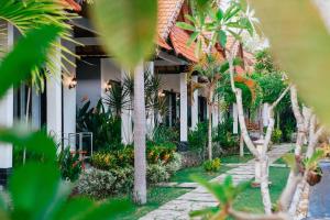 Sawit Garden Cottages外面的花园