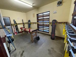 Fitness centrum a/nebo fitness zařízení v ubytování Refre Inn Fukuzawa