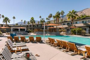 Bazén v ubytování V Palm Springs nebo v jeho okolí