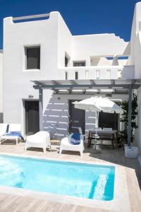 Bazén v ubytování White Nadora Naxos Villa nebo v jeho okolí