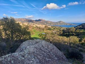 Galeriebild der Unterkunft Cap Esterel face à la mer Agay St Raphael in Drammont