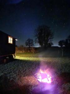 科姆堡The Delkin Shepherds Huts Castle Combe的相册照片