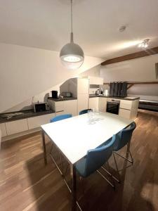 Nhà bếp/bếp nhỏ tại Charmantes Loft in der Bayreuther City