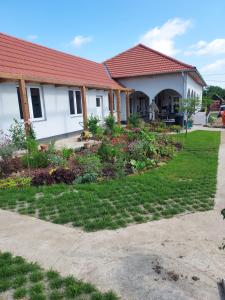 Gallery image of DE BLOEMENTUIN / A VIRÁGOSKERT in Tiszafüred