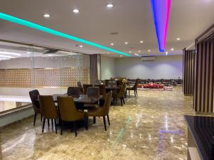 Restaurace v ubytování Landmark Hotel Suites