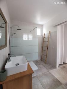 Ένα μπάνιο στο La Baraquette Cévenole +26 φωτογραφίες