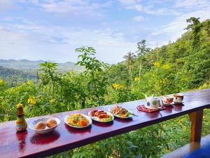 Jídlo v hotelu nebo okolí + 147 fotografií