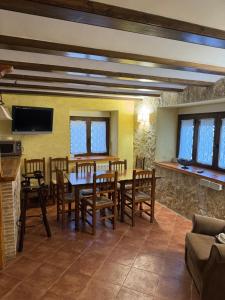 TV a/nebo společenská místnost v ubytování Casa rural María Juliana