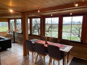 Gallery image of Edelweiss 4 Zi Ferienwohnung in Landhaus in Frutigen +28 photos