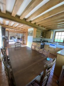 Khu vực ghế ngồi tại Gîte picturesque de 4 chambres, Pays d'Auge +16 ảnh