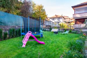 A garden outside DevIn Coworking & Coliving
