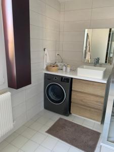 Fotografie z fotogalerie ubytování Appartement supérieur sur l 'étang climatisation parking v Sète