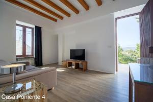 Telewizja i/lub zestaw kina domowego w obiekcie Facinas Houses (Tarifa)