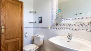 A bathroom at Villa Son Fanals