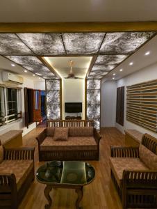 Grand Villa Houseboat的休息区