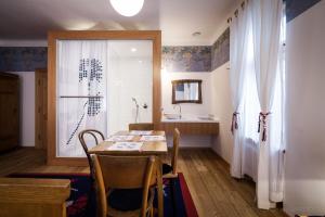 Imagen de la galería de Pr'Gavedarjo Eco Heritage B&B, en Kranjska Gora