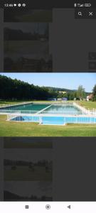 eine Collage von zwei Bildern eines Schwimmbads in der Unterkunft Chata Naděje in Raspenava