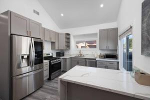 Galería fotográfica de Luxury Home Steps from Sofi Forum YouTube Theater en Inglewood