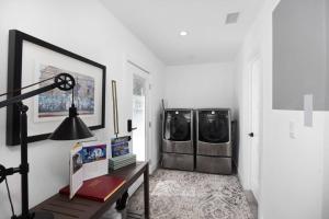 Galería fotográfica de Luxury Home Steps from Sofi Forum YouTube Theater en Inglewood