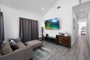 Galería fotográfica de Luxury Home Steps from Sofi Forum YouTube Theater en Inglewood