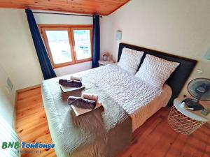Ένα ή περισσότερα κρεβάτια σε δωμάτιο στο ► BNB TOULOUSE ► Le Plaisant Maubec • WiFi • 24/7
