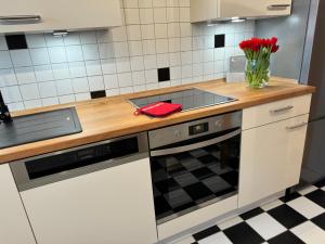 Kuchyň nebo kuchyňský kout v ubytování Ruhrpott Residenz - 3 Zimmer Suite - 70qm mit Balkon + 18 fotografií