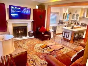 Η κουζίνα ή μικρή κουζίνα στο Corkscrew Willow Estate