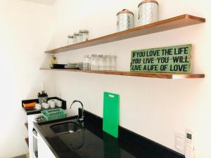 Η κουζίνα ή μικρή κουζίνα στο Charmantes Gästehaus im Feriengebiet Ytu, Caacupé (Neubau 2022) +2 φωτογραφίες