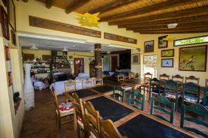 Ein Restaurant oder anderes Speiselokal in der Unterkunft Paradise in Portugal 