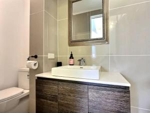 Ένα μπάνιο στο Vaucluse Chalet, alpine-getaways