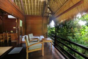 Tegal Sari Accommodation Ubud的阳台或露台